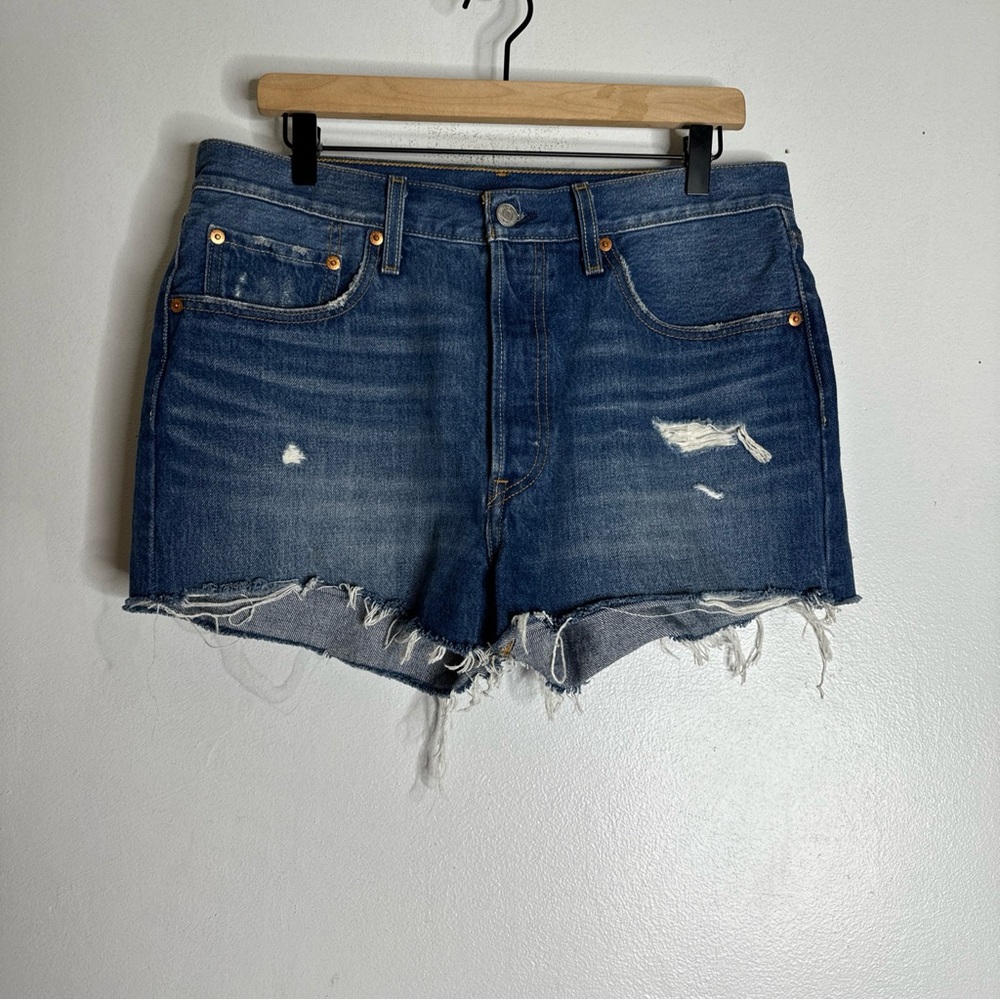 Levi’s 501‎ Size 31 Cut Off Distressed Jean Shorts CP